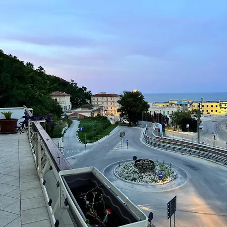 La Terrazza Sulla Marina 오르토나